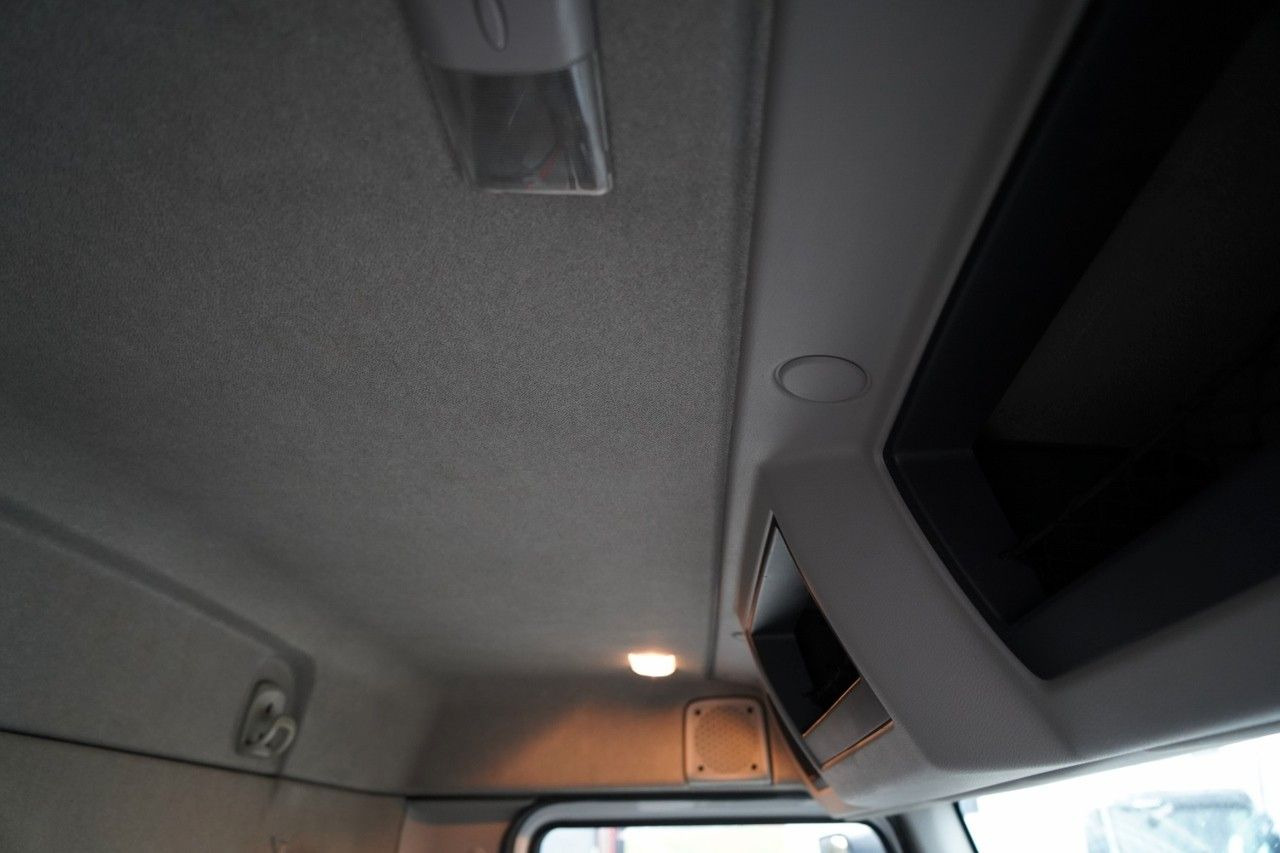 Камион фургон Renault D 210 / 4x2 / KONTENER / 8,6 M /  MOCNA PODŁOGA: снимка 38