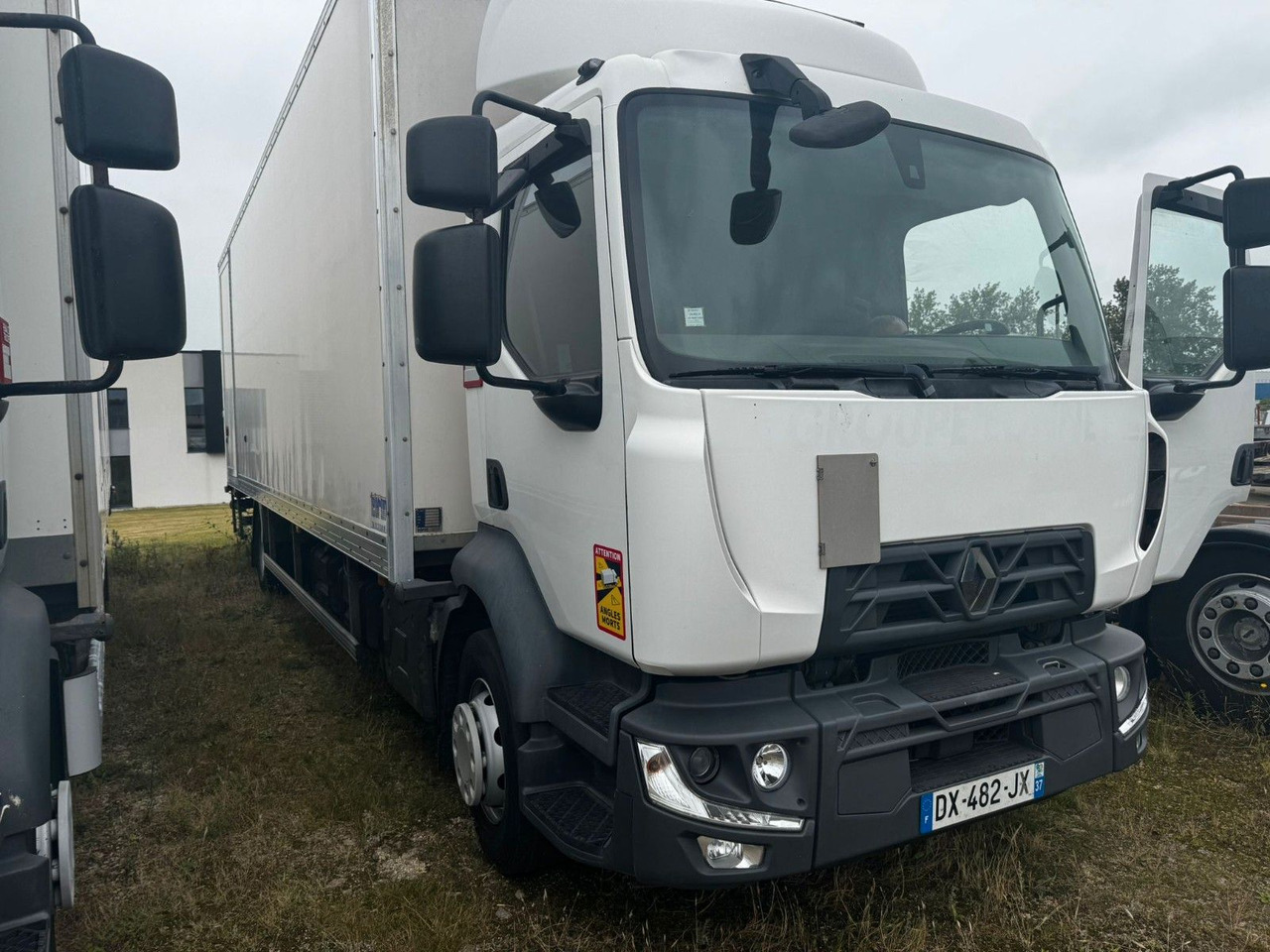 Renault D16 210 / 4x2 / KONTENER / 8.5M / WINDA DHOLLAND - Камион фургон: снимка 1 Renault D16 210 / 4x2 / KONTENER / 8.5M / WINDA DHOLLAND - Камион фургон: снимка 1