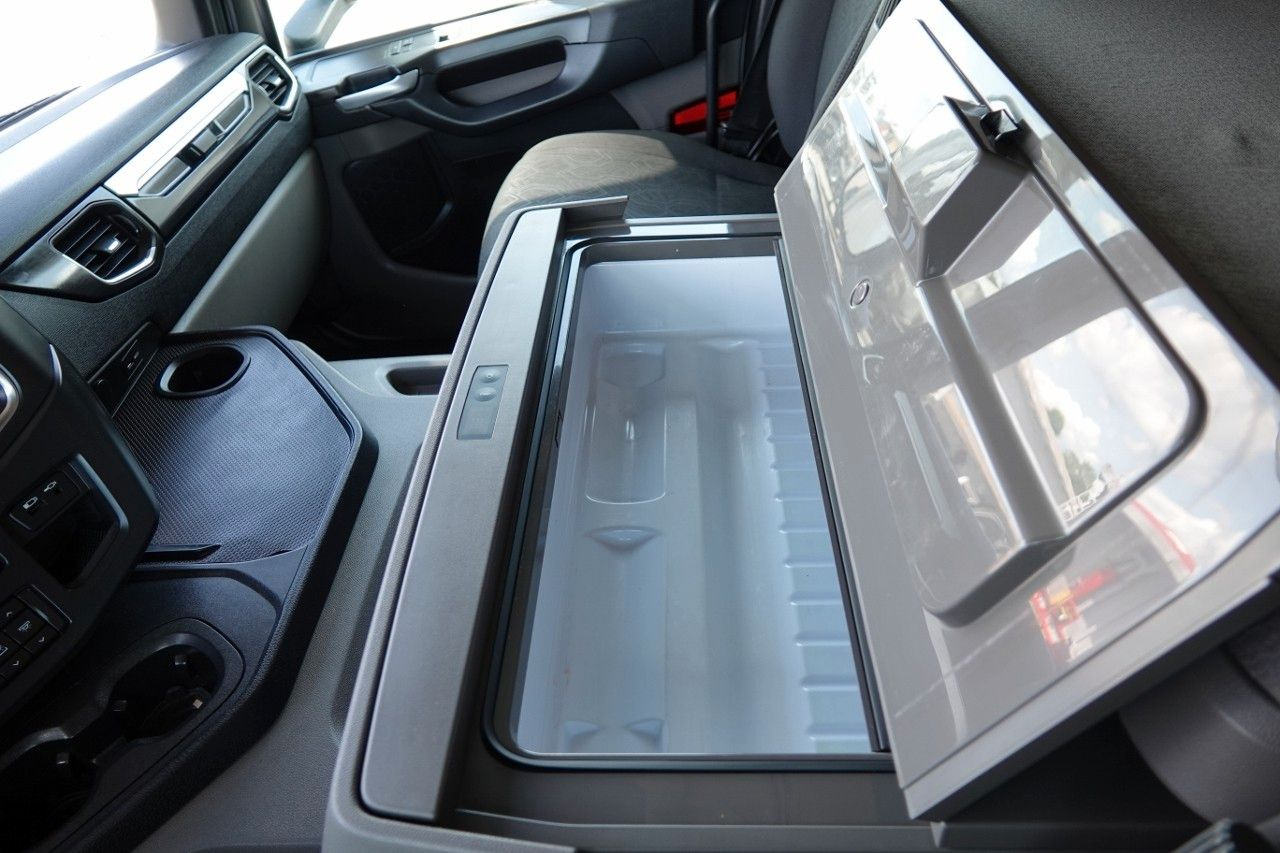 Лизинг на Scania P 410 / 6X2 /CHŁODNIA / SLÓWKA / Agregat THERMO Scania P 410 / 6X2 /CHŁODNIA / SLÓWKA / Agregat THERMO: снимка 14 Лизинг на Scania P 410 / 6X2 /CHŁODNIA / SLÓWKA / Agregat THERMO Scania P 410 / 6X2 /CHŁODNIA / SLÓWKA / Agregat THERMO: снимка 14