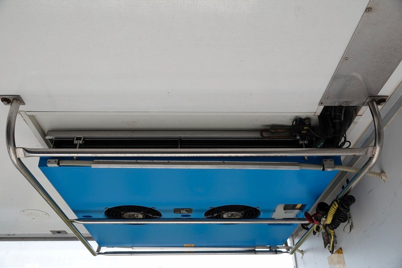 Лизинг на Scania P 410 / 6X2 /CHŁODNIA / SLÓWKA / Agregat THERMO Scania P 410 / 6X2 /CHŁODNIA / SLÓWKA / Agregat THERMO: снимка 9 Лизинг на Scania P 410 / 6X2 /CHŁODNIA / SLÓWKA / Agregat THERMO Scania P 410 / 6X2 /CHŁODNIA / SLÓWKA / Agregat THERMO: снимка 9