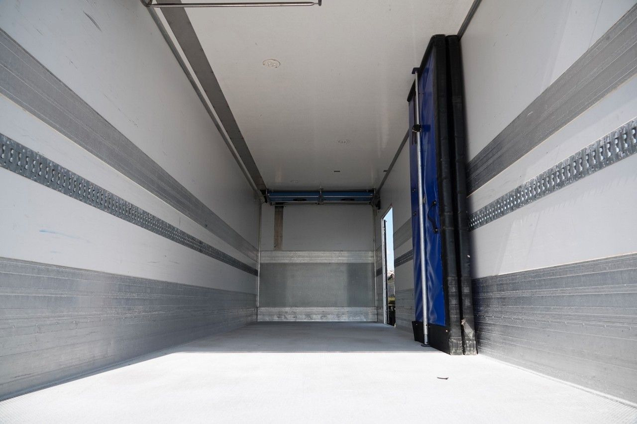 Лизинг на Scania P 410 / 6X2 /CHŁODNIA / SLÓWKA / Agregat THERMO Scania P 410 / 6X2 /CHŁODNIA / SLÓWKA / Agregat THERMO: снимка 8 Лизинг на Scania P 410 / 6X2 /CHŁODNIA / SLÓWKA / Agregat THERMO Scania P 410 / 6X2 /CHŁODNIA / SLÓWKA / Agregat THERMO: снимка 8