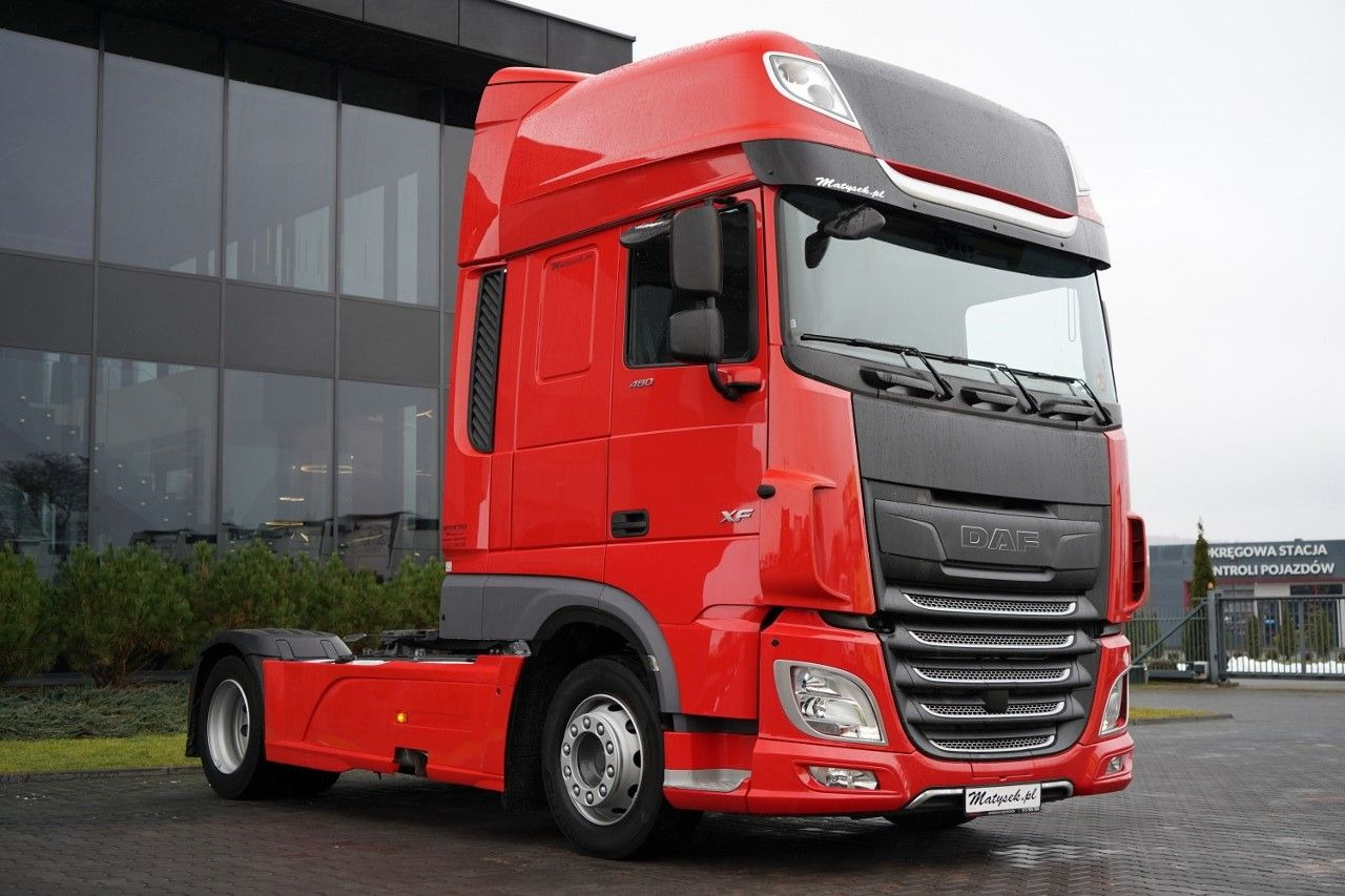 DAF XF 480 / LOW DECK / SUPER SPACE CAB / MEGA / 202 - Влекач: снимка 1 DAF XF 480 / LOW DECK / SUPER SPACE CAB / MEGA / 202 - Влекач: снимка 1