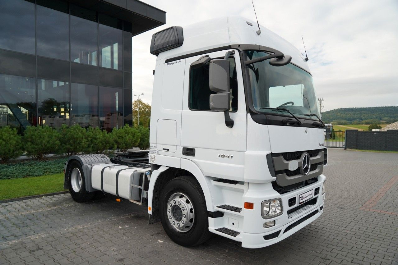 Mercedes-Benz ACTROS 1841 / HYDRAULIKA / SPROWADZONY / PO KONT - Влекач: снимка 4 Mercedes-Benz ACTROS 1841 / HYDRAULIKA / SPROWADZONY / PO KONT - Влекач: снимка 4