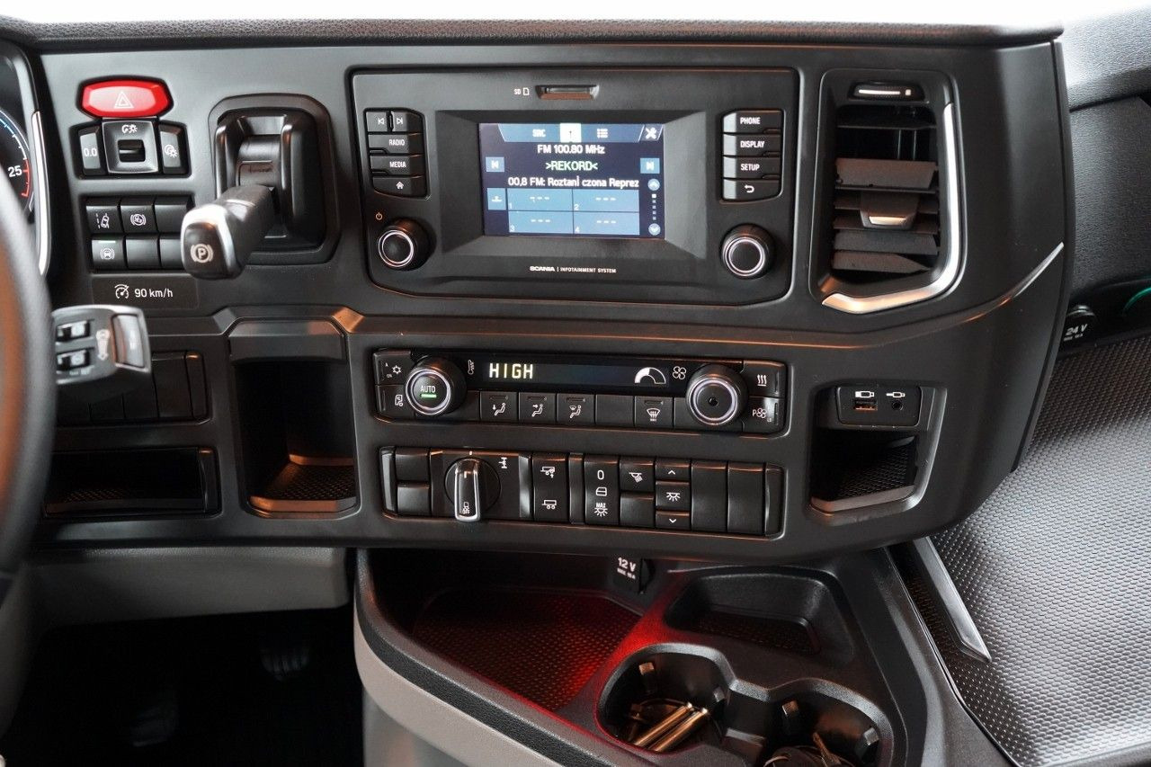 Влекач Scania R 450 / RETARDER / OPONY 100%: снимка 28 Влекач Scania R 450 / RETARDER / OPONY 100%: снимка 28