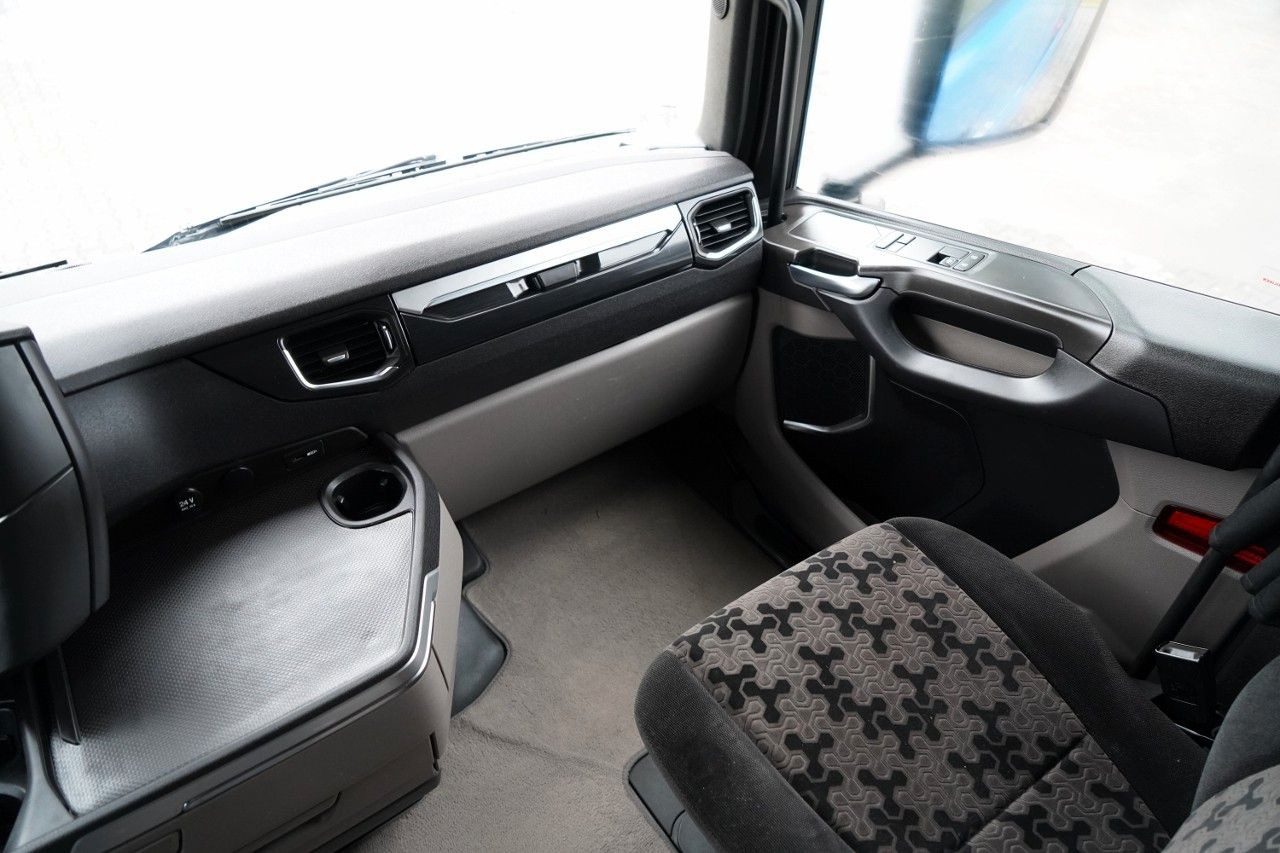 Влекач Scania S 500 / RETARDER / I-PARK COOL / ALUFELGI: снимка 32 Влекач Scania S 500 / RETARDER / I-PARK COOL / ALUFELGI: снимка 32