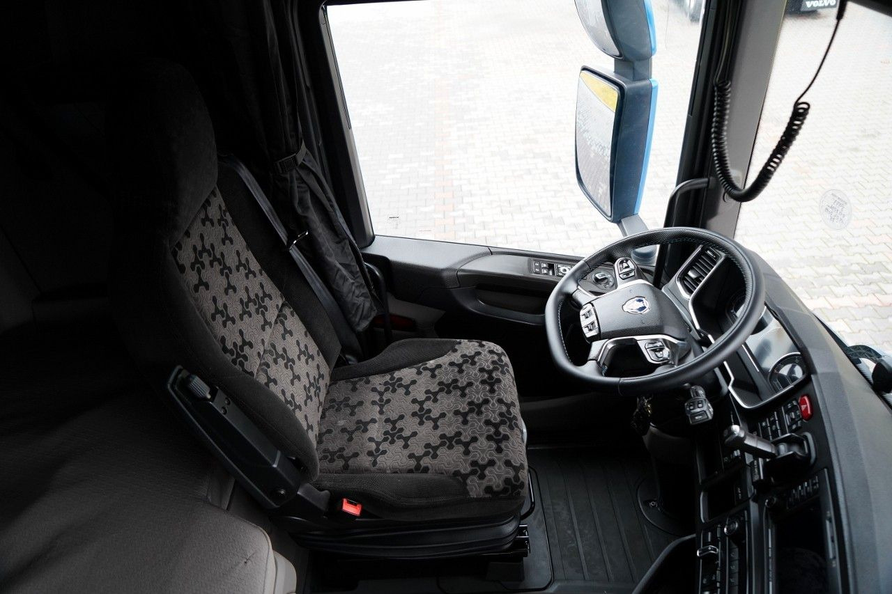 Влекач Scania S 500 / RETARDER / I-PARK COOL / ALUFELGI: снимка 27 Влекач Scania S 500 / RETARDER / I-PARK COOL / ALUFELGI: снимка 27