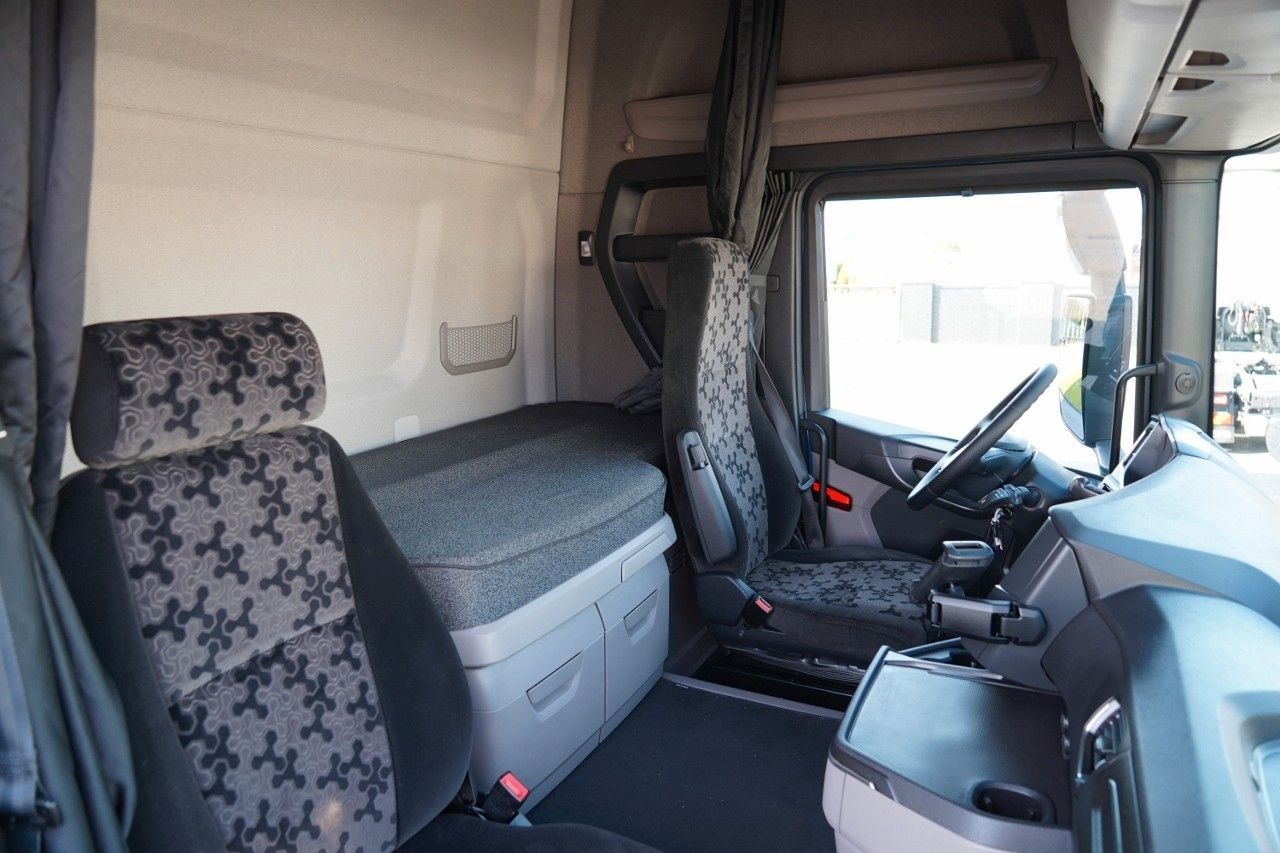 Влекач Scania SCANIA R 450 / HYDRAULIKA / PEŁNY ADR / RETARDER: снимка 16