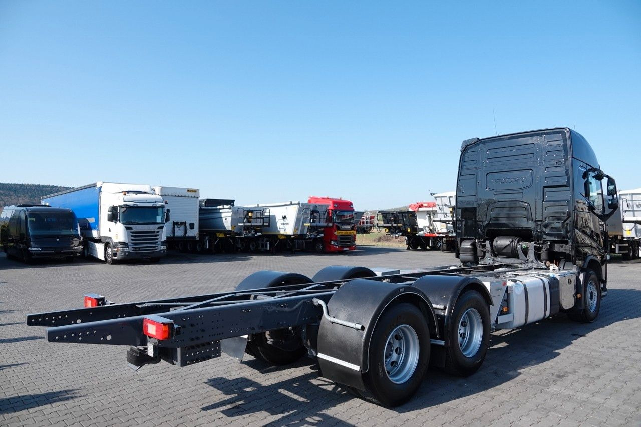 Volvo FH 16 / 750 KM / 6X4 / RAMA DŁ. 8 M / 373 TYS. - Влекач: снимка 4 Volvo FH 16 / 750 KM / 6X4 / RAMA DŁ. 8 M / 373 TYS. - Влекач: снимка 4