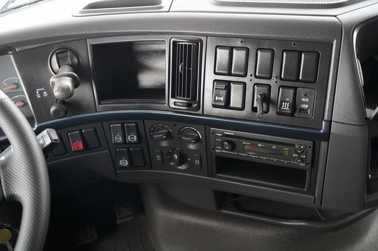 Лизинг на Volvo FH 460 / EURO 5 EEV / I-SHIFT Volvo FH 460 / EURO 5 EEV / I-SHIFT: снимка 30 Лизинг на Volvo FH 460 / EURO 5 EEV / I-SHIFT Volvo FH 460 / EURO 5 EEV / I-SHIFT: снимка 30