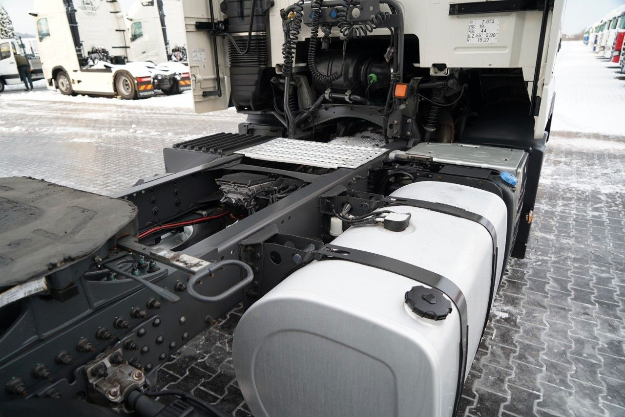 Лизинг на Volvo FH 460 / EURO 5 EEV / I-SHIFT Volvo FH 460 / EURO 5 EEV / I-SHIFT: снимка 16 Лизинг на Volvo FH 460 / EURO 5 EEV / I-SHIFT Volvo FH 460 / EURO 5 EEV / I-SHIFT: снимка 16