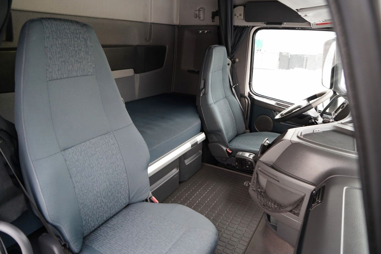 Лизинг на Volvo FH 460 / EURO 5 EEV / I-SHIFT Volvo FH 460 / EURO 5 EEV / I-SHIFT: снимка 35 Лизинг на Volvo FH 460 / EURO 5 EEV / I-SHIFT Volvo FH 460 / EURO 5 EEV / I-SHIFT: снимка 35