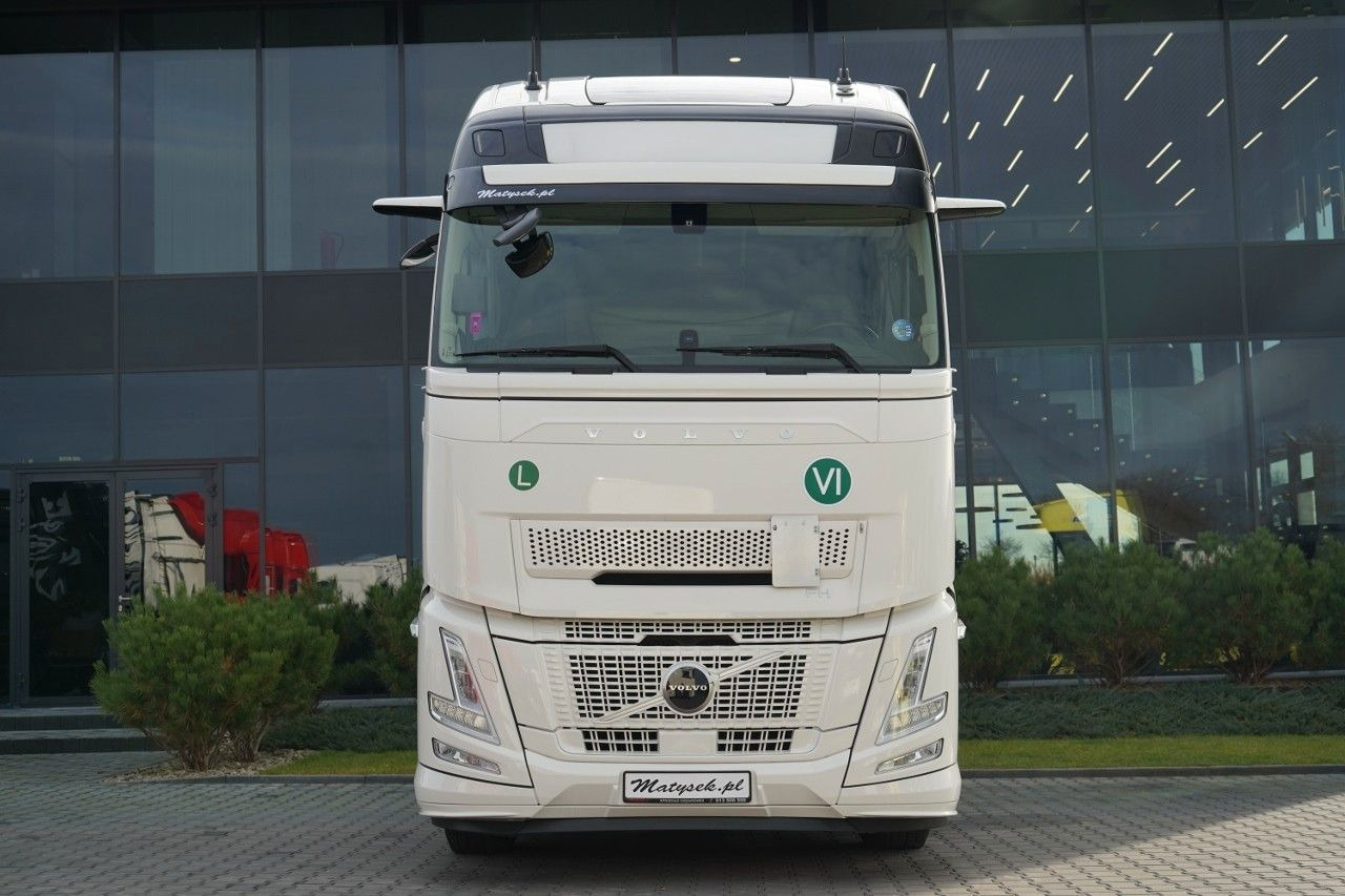 Volvo FH 500 AERO / 2025 ROK / I-SAVE / XXL / GWARANC - Влекач: снимка 3 Volvo FH 500 AERO / 2025 ROK / I-SAVE / XXL / GWARANC - Влекач: снимка 3