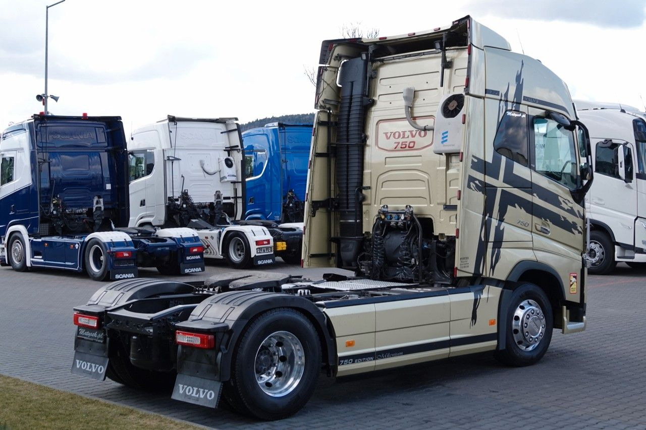 Volvo FH 750 / FH 16 / I-PARK COOL / TV / SKÓRY / ALUF - Влекач: снимка 4 Volvo FH 750 / FH 16 / I-PARK COOL / TV / SKÓRY / ALUF - Влекач: снимка 4