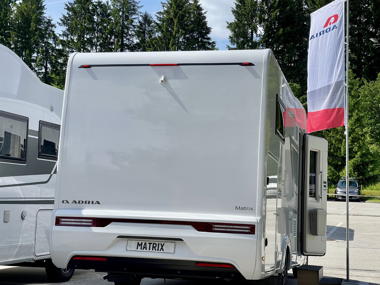 ADRIA Matrix axess 650SL - Полуинтегриран кемпер: снимка 3 ADRIA Matrix axess 650SL - Полуинтегриран кемпер: снимка 3