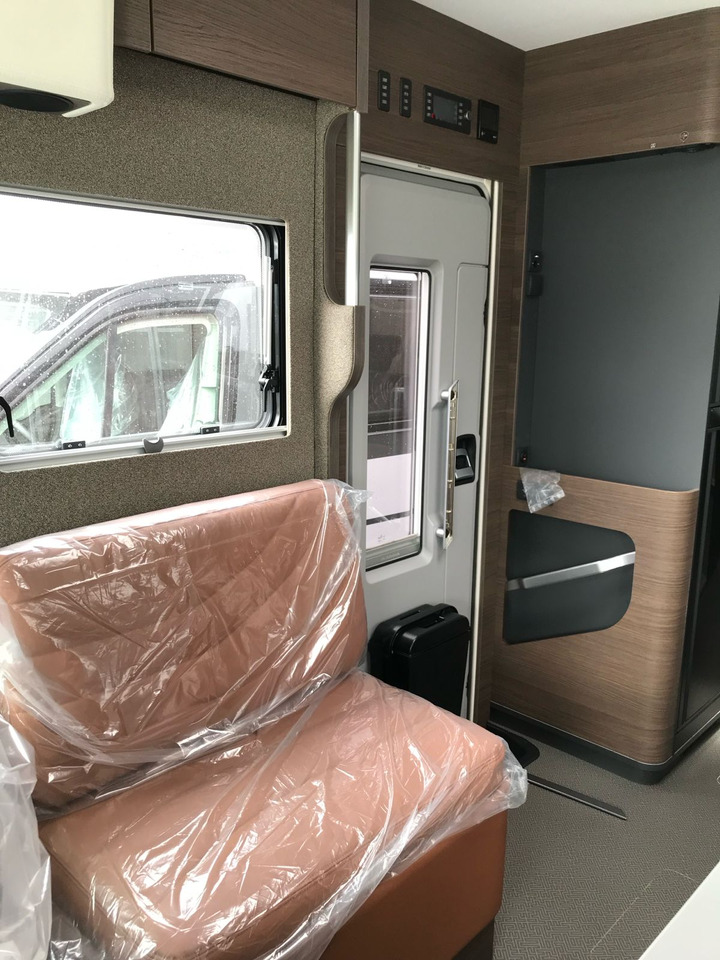 ADRIA Super Sonic 890 LC - Интегриран кемпер: снимка 4 ADRIA Super Sonic 890 LC - Интегриран кемпер: снимка 4
