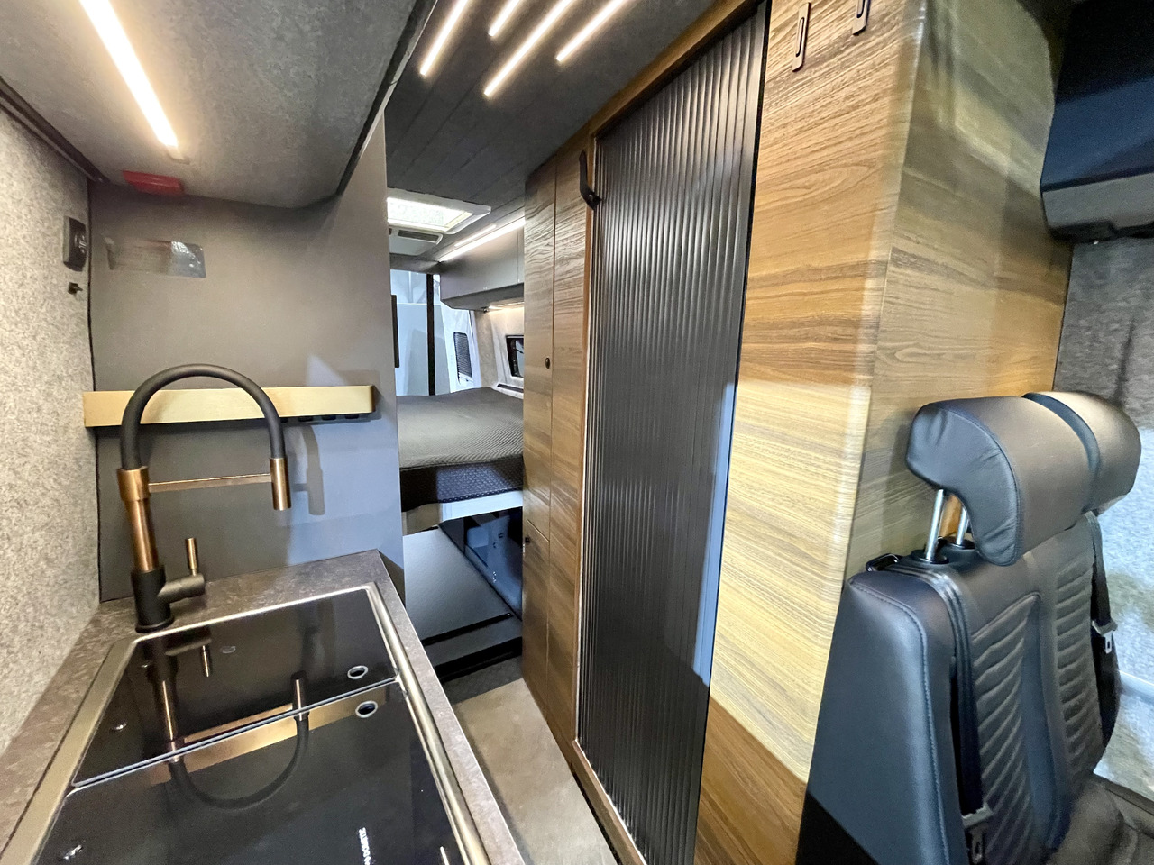 ADRIA Super Twin 700 SGX - Кемпер ван: снимка 5 ADRIA Super Twin 700 SGX - Кемпер ван: снимка 5
