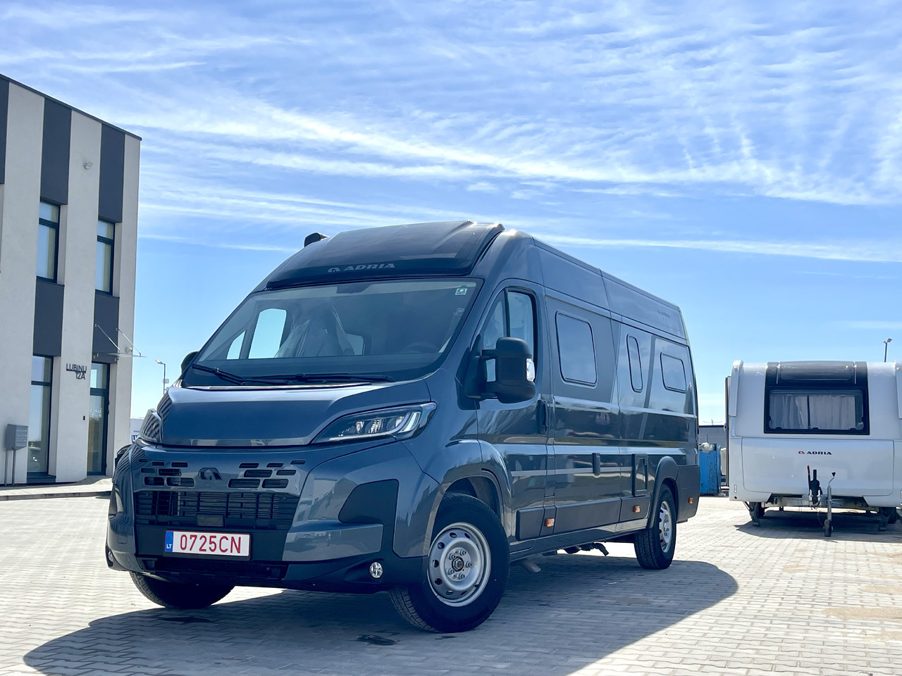 ADRIA TWIN 640 SGX - Кемпер ван: снимка 2 ADRIA TWIN 640 SGX - Кемпер ван: снимка 2