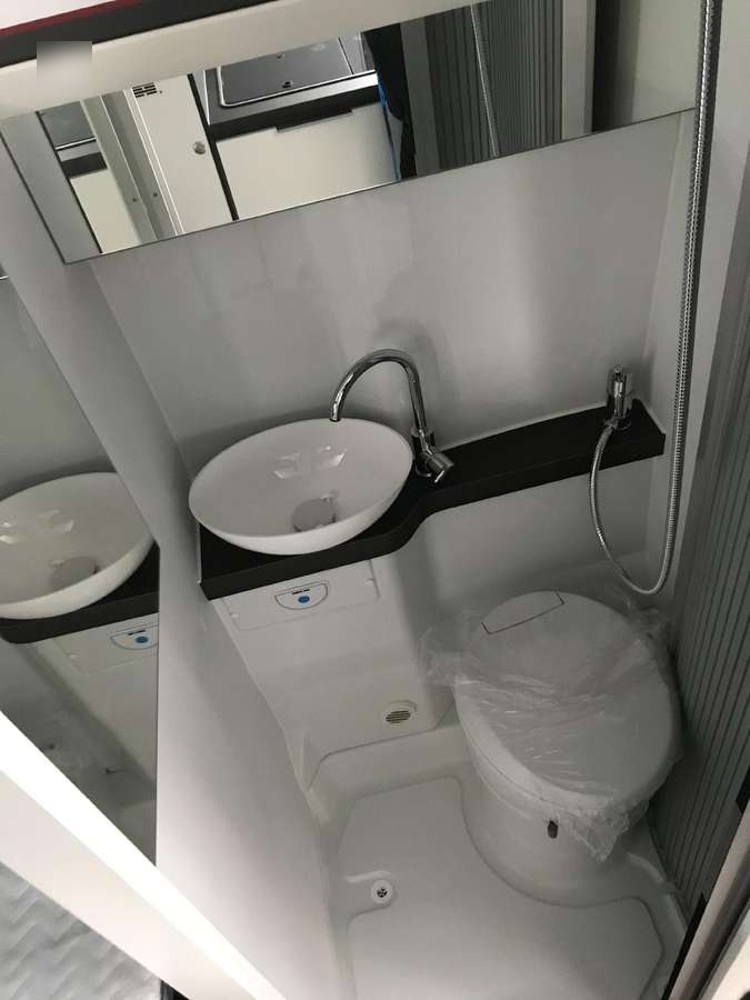 Нови Кемпер ван ADRIA Twin Sport 640 SG: снимка 9 Нови Кемпер ван ADRIA Twin Sport 640 SG: снимка 9