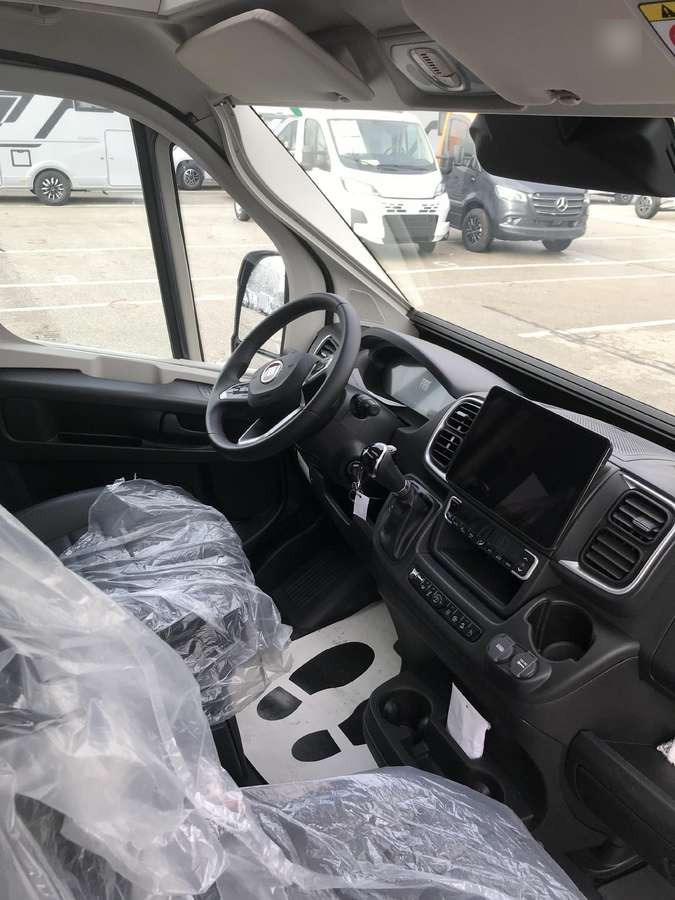 Нови Кемпер ван ADRIA Twin Sport 640 SG: снимка 6 Нови Кемпер ван ADRIA Twin Sport 640 SG: снимка 6