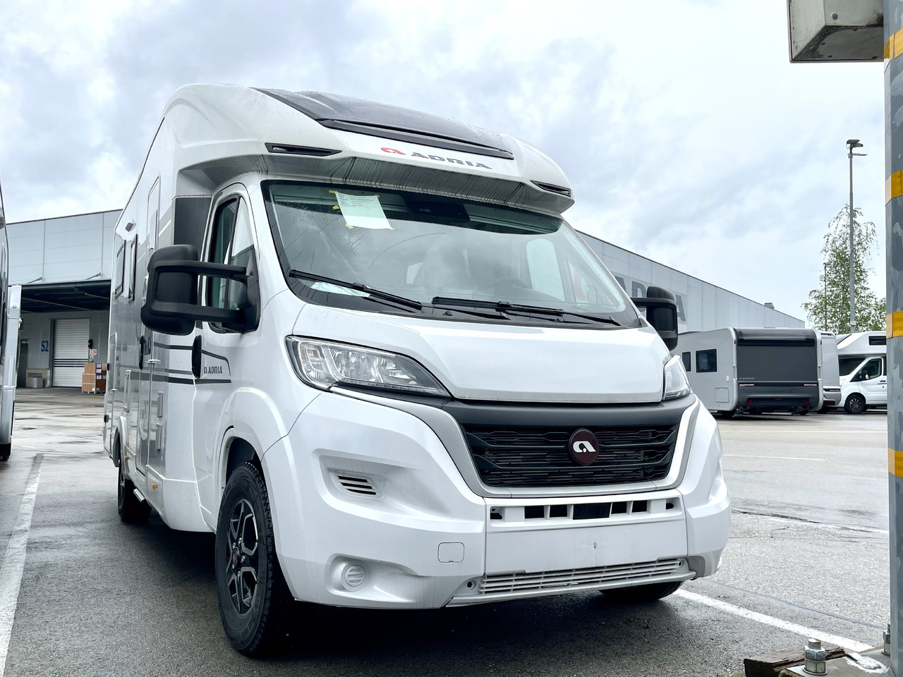 Adria Matrix 650SC - Полуинтегриран кемпер: снимка 2 Adria Matrix 650SC - Полуинтегриран кемпер: снимка 2