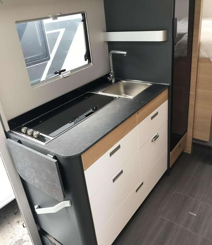 Adria Sonic 600SL - Интегриран кемпер: снимка 4 Adria Sonic 600SL - Интегриран кемпер: снимка 4