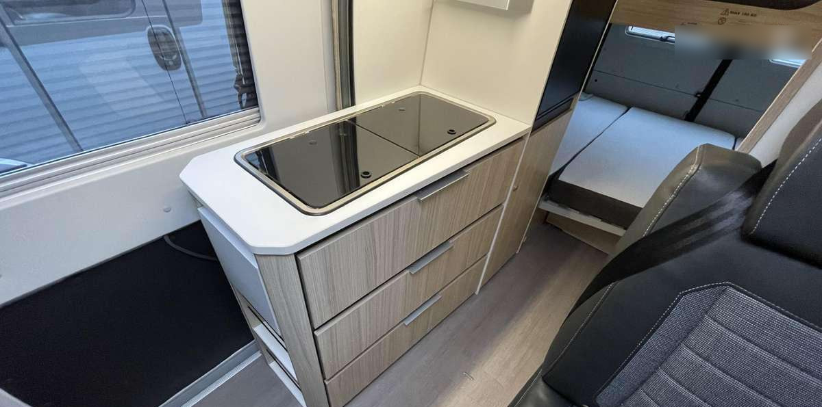 Adria Twin 600 SP Family - Кемпер ван: снимка 5 Adria Twin 600 SP Family - Кемпер ван: снимка 5