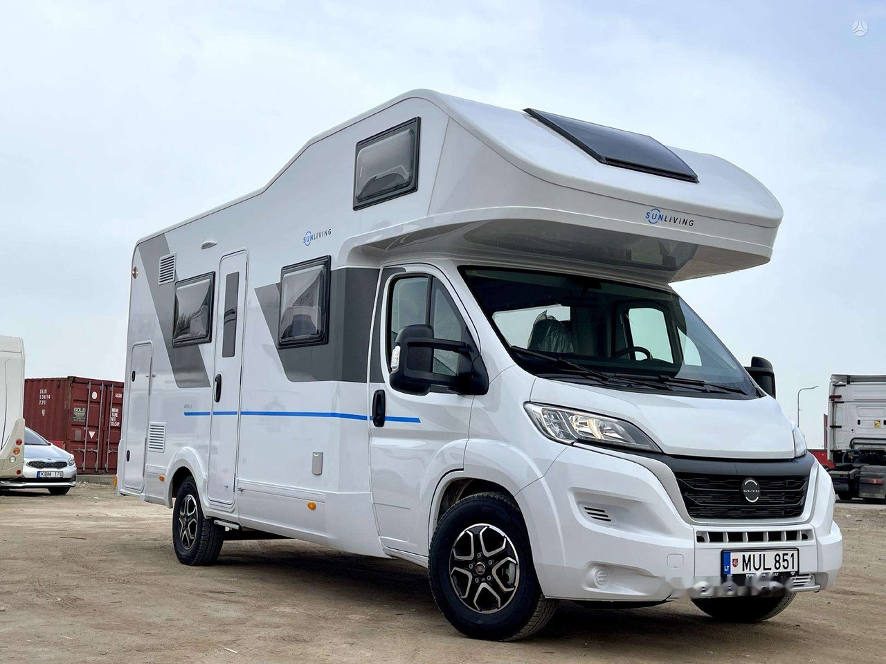 SUN LIVING A70DK - Алковен кемпер: снимка 1 SUN LIVING A70DK - Алковен кемпер: снимка 1