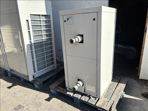 Daikin EWAQ040BAWHBH Water chiller - Машина за ХВП: снимка 5 Daikin EWAQ040BAWHBH Water chiller - Машина за ХВП: снимка 5