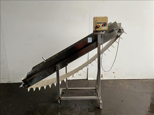 NNP Flighted elevator conveyor - Транспортьор: снимка 1 NNP Flighted elevator conveyor - Транспортьор: снимка 1