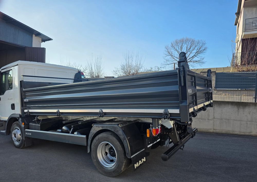 MAN TGL 12.250 /12.220 / ATEGO/ WYWROTKA / 2016 / NOWA ZABUDOWA - Самосвал камион: снимка 2 MAN TGL 12.250 /12.220 / ATEGO/ WYWROTKA / 2016 / NOWA ZABUDOWA - Самосвал камион: снимка 2