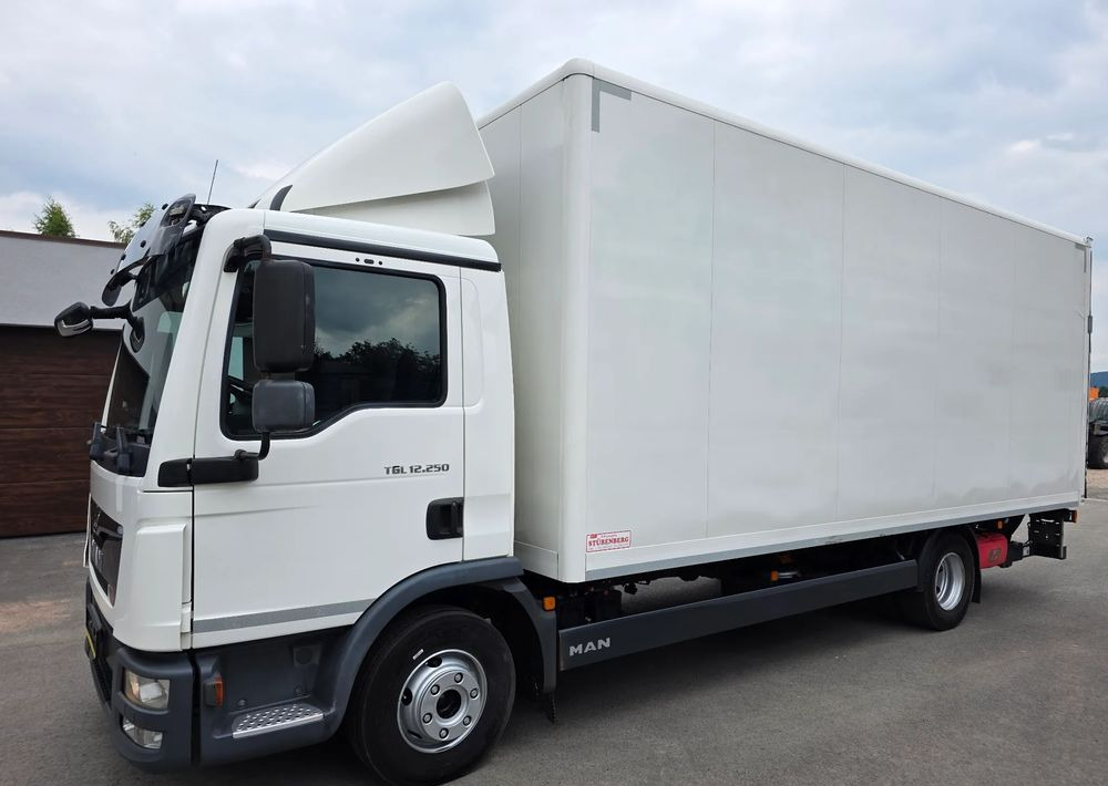 MAN TGL 12.250 NAUKA JAZDY / ELKA / L / MANUAL 8 / - Камион с брезент: снимка 1 MAN TGL 12.250 NAUKA JAZDY / ELKA / L / MANUAL 8 / - Камион с брезент: снимка 1