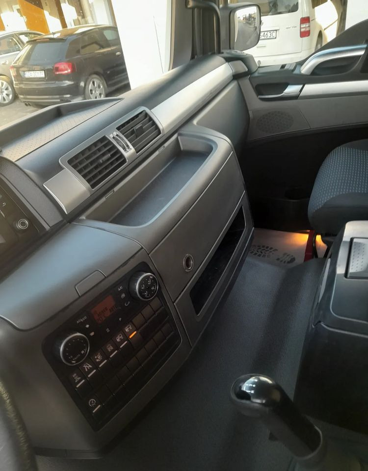 Камион с брезент MAN TGL 12.250 NAUKA JAZDY / ELKA / L / MANUAL 8 /: снимка 6