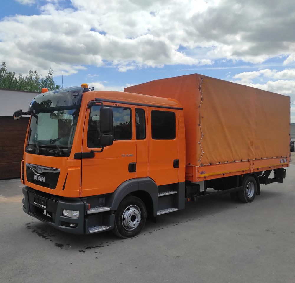 MAN TGL 8.180 DOKA / 6 OSOBOWY /BUTRO-PLANDEKA / - Камион с брезент: снимка 1 MAN TGL 8.180 DOKA / 6 OSOBOWY /BUTRO-PLANDEKA / - Камион с брезент: снимка 1