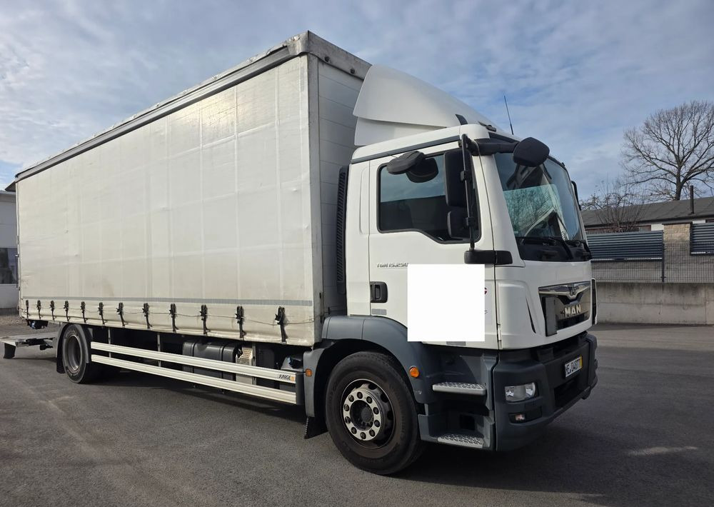 MAN TGM 15.250 /18.250 /FIRANKA / RAMA DO ZABUDOWY / WYWROTKA / HAKOWIEC / MANUALNA - Камион с брезент: снимка 2 MAN TGM 15.250 /18.250 /FIRANKA / RAMA DO ZABUDOWY / WYWROTKA / HAKOWIEC / MANUALNA - Камион с брезент: снимка 2