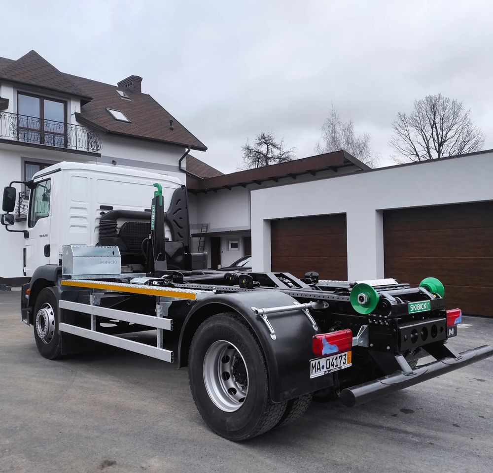 MAN TGM 18.290 - Мултилифт с кука камион: снимка 2 MAN TGM 18.290 - Мултилифт с кука камион: снимка 2