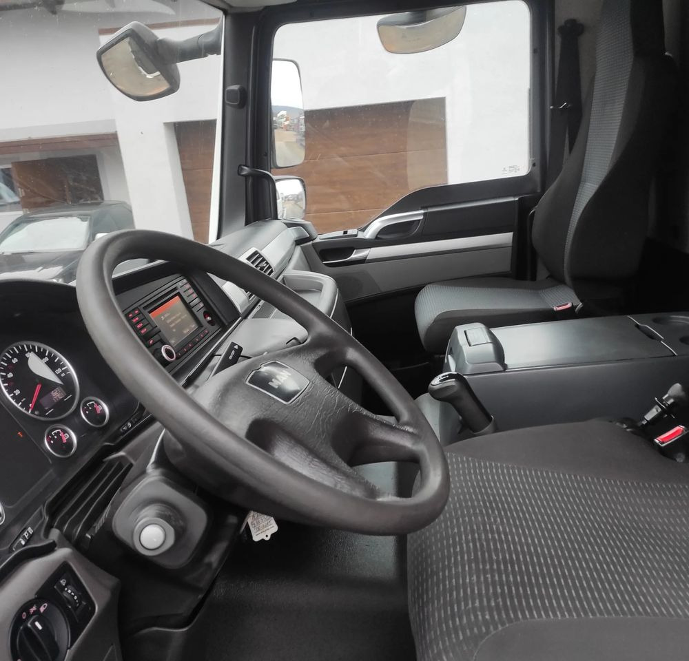 MAN TGM 18.290 - Мултилифт с кука камион: снимка 2 MAN TGM 18.290 - Мултилифт с кука камион: снимка 2