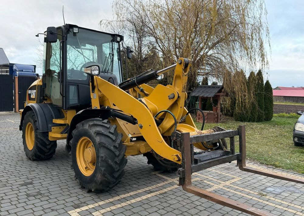 Caterpillar CAT 908M / SPROWADZONA / ŁYŻKA SZCZĘKA + WIDŁY / / 2017R / W ORGINALE / Z NIEMIEC / 1 WŁAŚCICIEL/ - Колесен товарач: снимка 3 Caterpillar CAT 908M / SPROWADZONA / ŁYŻKA SZCZĘKA + WIDŁY / / 2017R / W ORGINALE / Z NIEMIEC / 1 WŁAŚCICIEL/ - Колесен товарач: снимка 3