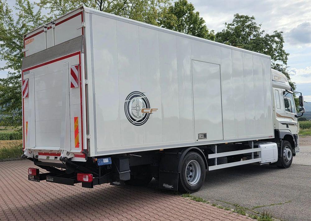 DAF CF 330 / 10.2017 / KONTENER MEBLOWY / IZOTERMA / WINDA / 18 PALET / E6 / NISKI PRZEBIEG / Z NIEMIEC / JAK NOWY / DUŻY SILNIK 10 837cm3// - Камион фургон: снимка 4 DAF CF 330 / 10.2017 / KONTENER MEBLOWY / IZOTERMA / WINDA / 18 PALET / E6 / NISKI PRZEBIEG / Z NIEMIEC / JAK NOWY / DUŻY SILNIK 10 837cm3// - Камион фургон: снимка 4