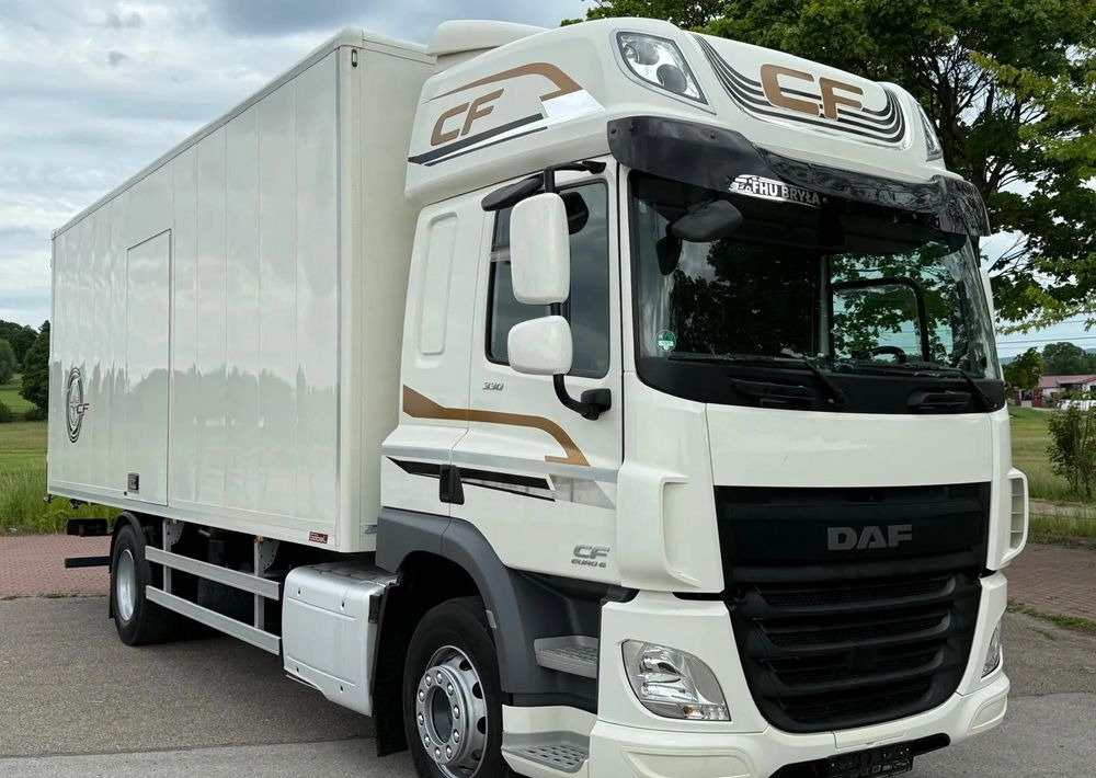 DAF CF 330/10.2017/KONTENER MEBLOWY/IZOTERMA/WINDA/18 PALET/E6/NISKI PRZEBIEG/Z NIEMIEC/JAK NOWY/DUŻY SILNIK 10 837cm3// - Камион фургон: снимка 2 DAF CF 330/10.2017/KONTENER MEBLOWY/IZOTERMA/WINDA/18 PALET/E6/NISKI PRZEBIEG/Z NIEMIEC/JAK NOWY/DUŻY SILNIK 10 837cm3// - Камион фургон: снимка 2