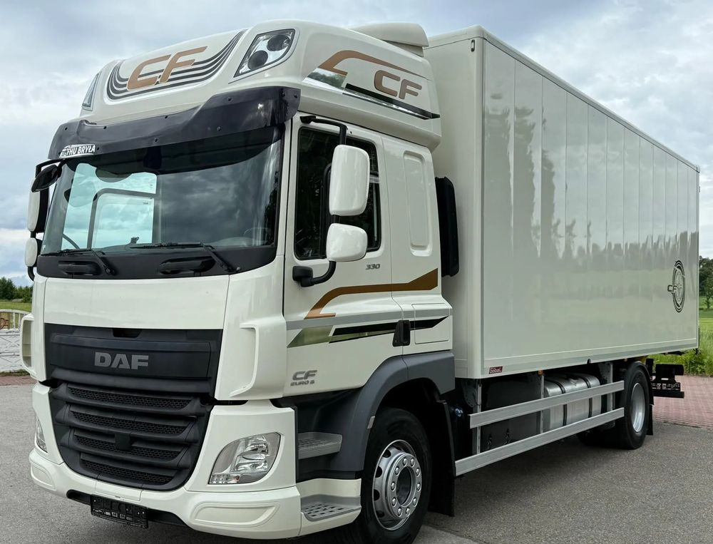 DAF CF 330/10.2017/KONTENER MEBLOWY/IZOTERMA/WINDA/18 PALET/E6/NISKI PRZEBIEG/Z NIEMIEC/JAK NOWY/DUŻY SILNIK/ - Камион фургон: снимка 1 DAF CF 330/10.2017/KONTENER MEBLOWY/IZOTERMA/WINDA/18 PALET/E6/NISKI PRZEBIEG/Z NIEMIEC/JAK NOWY/DUŻY SILNIK/ - Камион фургон: снимка 1