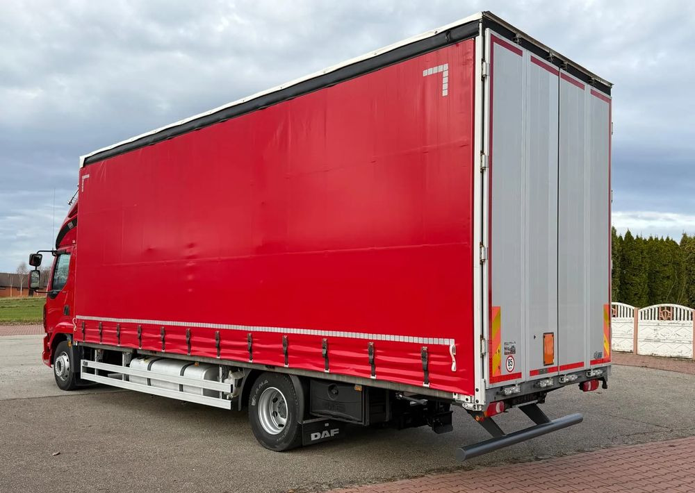 DAF LF 260 / WINDA / 16TON DMC / 3M WYSOKOŚĆ / JUMBO / FIRANKA / SYPIALKA / AUTOMAT / JEDEN WŁAŚCICIE / EURO 6 / 2017/ SPROWADZONY / 19 PALET / DUŻA ŁADOWNOŚĆ / - Камион с брезент: снимка 4 DAF LF 260 / WINDA / 16TON DMC / 3M WYSOKOŚĆ / JUMBO / FIRANKA / SYPIALKA / AUTOMAT / JEDEN WŁAŚCICIE / EURO 6 / 2017/ SPROWADZONY / 19 PALET / DUŻA ŁADOWNOŚĆ / - Камион с брезент: снимка 4