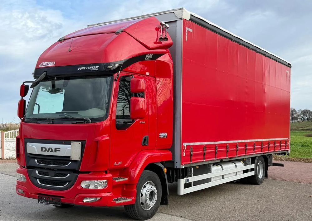DAF LF 260 / WINDA / 16TON DMC / 3M WYSOKOŚĆ / JUMBO / FIRANKA / SYPIALKA / AUTOMAT / JEDEN WŁAŚCICIE / EURO 6 / 2017/ SPROWADZONY / 19 PALET / DUŻA ŁADOWNOŚĆ / - Камион с брезент: снимка 1 DAF LF 260 / WINDA / 16TON DMC / 3M WYSOKOŚĆ / JUMBO / FIRANKA / SYPIALKA / AUTOMAT / JEDEN WŁAŚCICIE / EURO 6 / 2017/ SPROWADZONY / 19 PALET / DUŻA ŁADOWNOŚĆ / - Камион с брезент: снимка 1