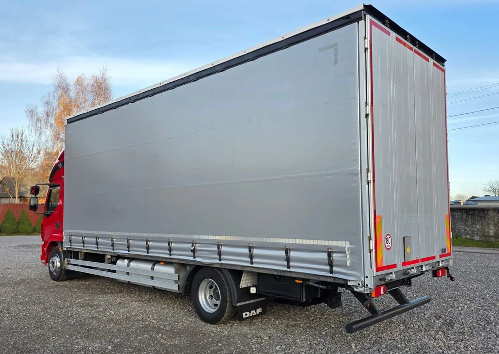 DAF LF 290 / WINDA / 16TON DMC / 3M WYSOKOŚĆ / JUMBO / FIRANKA / SYPIALKA / AUTOMAT / JEDEN WŁAŚCICIE / EURO 6 / 2017/ SPROWADZONY / 19 PALET / DUŻA ŁADOWNOŚĆ / - Камион с брезент: снимка 4 DAF LF 290 / WINDA / 16TON DMC / 3M WYSOKOŚĆ / JUMBO / FIRANKA / SYPIALKA / AUTOMAT / JEDEN WŁAŚCICIE / EURO 6 / 2017/ SPROWADZONY / 19 PALET / DUŻA ŁADOWNOŚĆ / - Камион с брезент: снимка 4