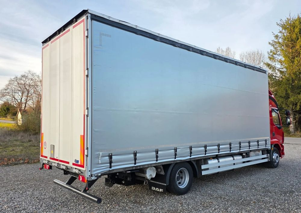 DAF LF 290 / WINDA / 16TON DMC / 3M WYSOKOŚĆ / JUMBO / FIRANKA / SYPIALKA / AUTOMAT / JEDEN WŁAŚCICIE / EURO 6 / 2017/ SPROWADZONY / 19 PALET / DUŻA ŁADOWNOŚĆ / - Камион с брезент: снимка 5 DAF LF 290 / WINDA / 16TON DMC / 3M WYSOKOŚĆ / JUMBO / FIRANKA / SYPIALKA / AUTOMAT / JEDEN WŁAŚCICIE / EURO 6 / 2017/ SPROWADZONY / 19 PALET / DUŻA ŁADOWNOŚĆ / - Камион с брезент: снимка 5