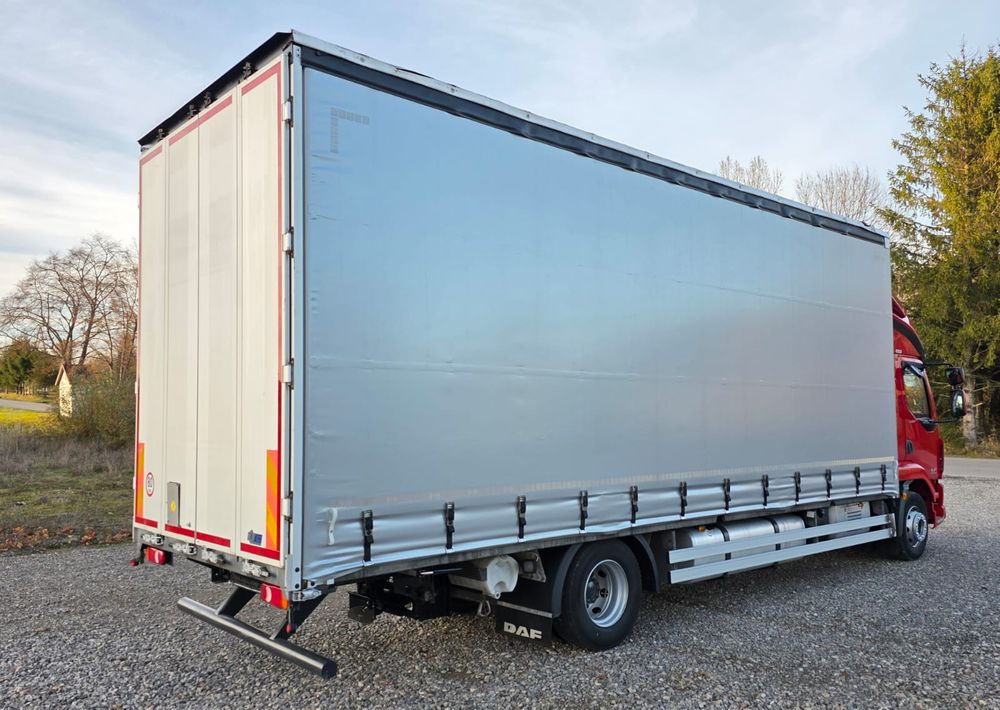 DAF LF 290 / WINDA / 16TON DMC / 3M WYSOKOŚĆ / JUMBO / FIRANKA / SYPIALKA / AUTOMAT / JEDEN WŁAŚCICIE / EURO 6 / 2017/ SPROWADZONY / 19 PALET / DUŻA ŁADOWNOŚĆ / - Камион с брезент: снимка 4 DAF LF 290 / WINDA / 16TON DMC / 3M WYSOKOŚĆ / JUMBO / FIRANKA / SYPIALKA / AUTOMAT / JEDEN WŁAŚCICIE / EURO 6 / 2017/ SPROWADZONY / 19 PALET / DUŻA ŁADOWNOŚĆ / - Камион с брезент: снимка 4