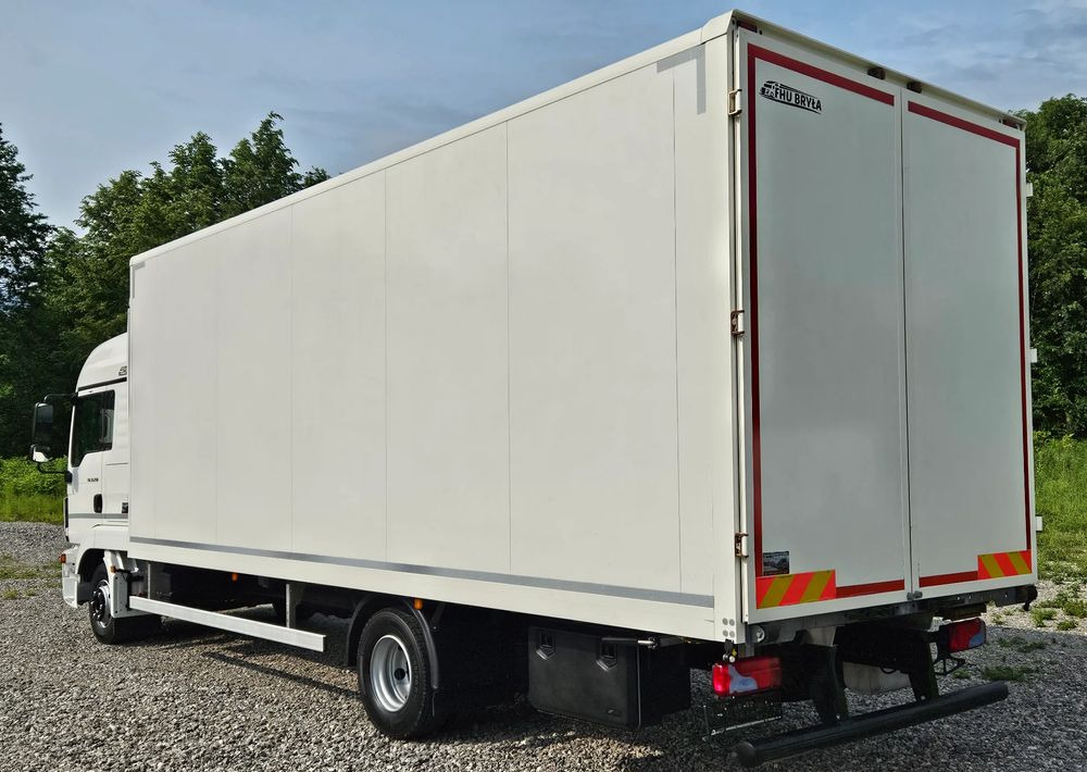 MAN TGL 12.250 / KONTENER / IZOTERMA / WINDA / 2019R / EURO 6 / PEŁEN SERWIS / 6 TON ŁADOWNOŚĆ / SPROWADZONY / ZADBANY / JAK NOWY / KSIĄŻKA SERWISOWA / E6 / 17 PALET - Камион фургон: снимка 5 MAN TGL 12.250 / KONTENER / IZOTERMA / WINDA / 2019R / EURO 6 / PEŁEN SERWIS / 6 TON ŁADOWNOŚĆ / SPROWADZONY / ZADBANY / JAK NOWY / KSIĄŻKA SERWISOWA / E6 / 17 PALET - Камион фургон: снимка 5