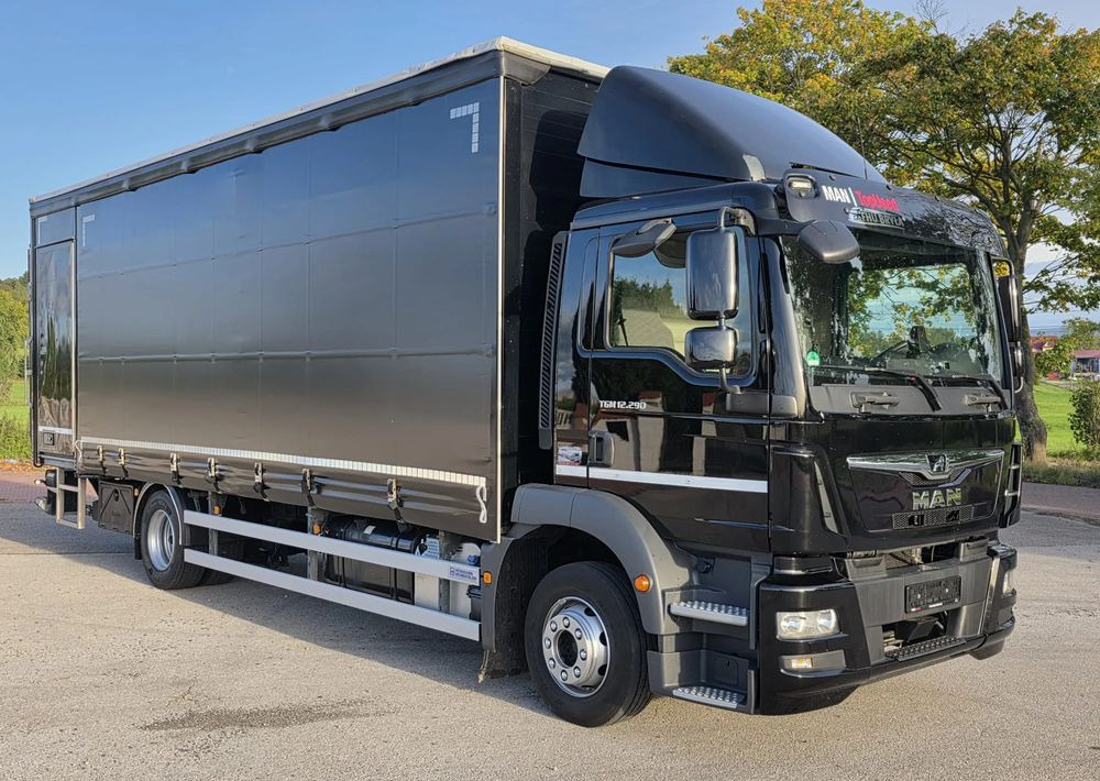 MAN TGM 12.290 / 15.290 / E6/ FIRANKA /BOCZNE DRZWI / BURTO-FIRANKA / 18PALET / WINDA / NISKI PRZEBIEG / 2018/ CAŁY NA PODUSZKACH / SERWISOWANY - Камион с брезент: снимка 2 MAN TGM 12.290 / 15.290 / E6/ FIRANKA /BOCZNE DRZWI / BURTO-FIRANKA / 18PALET / WINDA / NISKI PRZEBIEG / 2018/ CAŁY NA PODUSZKACH / SERWISOWANY - Камион с брезент: снимка 2