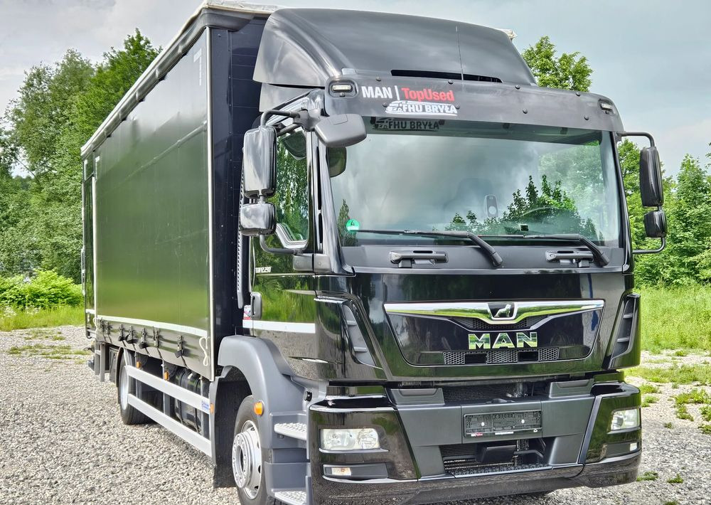 MAN TGM 12.290 / 15.290 / E6/ FIRANKA /BOCZNE DRZWI / BURTO-FIRANKA / 18PALET / WINDA / NISKI PRZEBIEG / 2018/ CAŁY NA PODUSZKACH / SERWISOWANY - Камион с брезент: снимка 2 MAN TGM 12.290 / 15.290 / E6/ FIRANKA /BOCZNE DRZWI / BURTO-FIRANKA / 18PALET / WINDA / NISKI PRZEBIEG / 2018/ CAŁY NA PODUSZKACH / SERWISOWANY - Камион с брезент: снимка 2