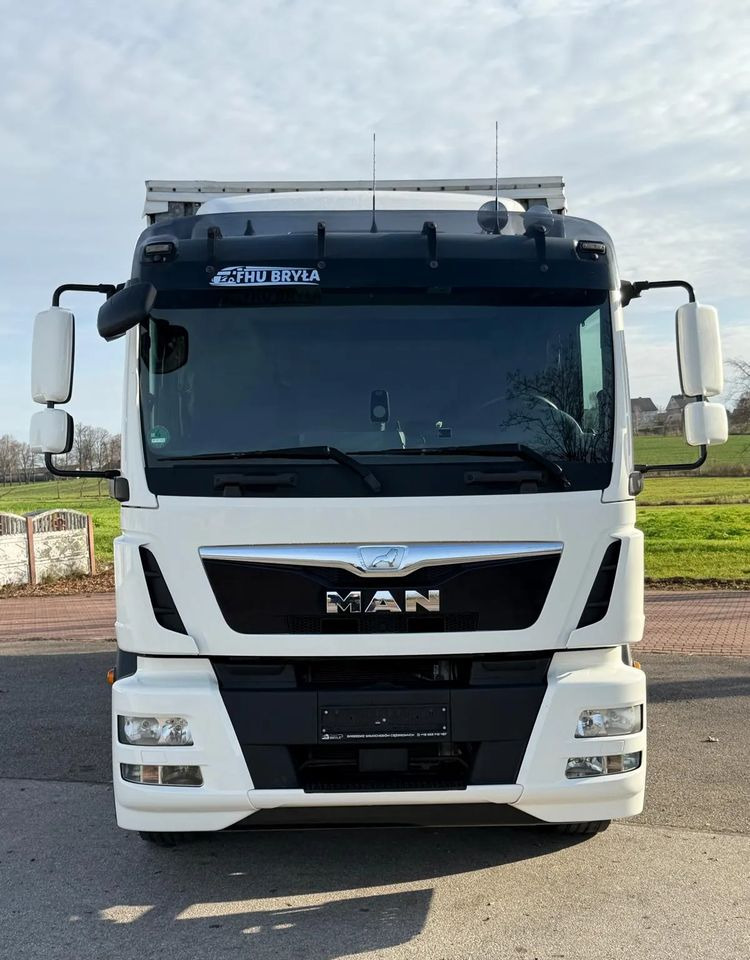 MAN TGM 15.290 / FIRANKA / 2016R / KLIMA POSTOJOWA /SPROWADZONY/ 8T ŁADOWNOŚĆ / 17 PALET / E6 / WINDA / - Камион с брезент: снимка 3 MAN TGM 15.290 / FIRANKA / 2016R / KLIMA POSTOJOWA /SPROWADZONY/ 8T ŁADOWNOŚĆ / 17 PALET / E6 / WINDA / - Камион с брезент: снимка 3