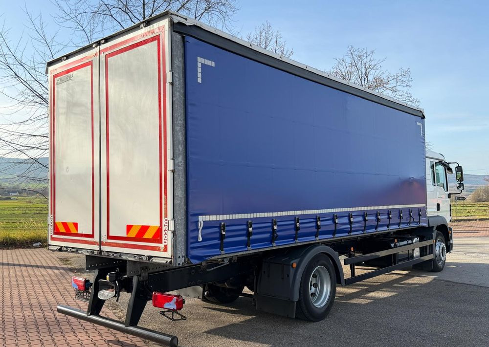 MAN TGM 15.290 / FIRANKA / 2016R / KLIMA POSTOJOWA /SPROWADZONY/ 8T ŁADOWNOŚĆ / 17 PALET / E6 / WINDA / - Камион с брезент: снимка 5 MAN TGM 15.290 / FIRANKA / 2016R / KLIMA POSTOJOWA /SPROWADZONY/ 8T ŁADOWNOŚĆ / 17 PALET / E6 / WINDA / - Камион с брезент: снимка 5